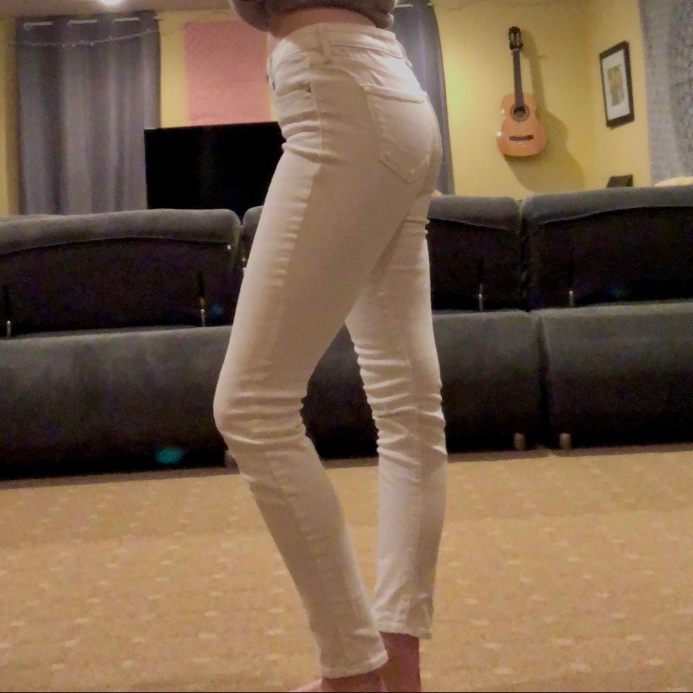 White Old Navy Rockstar Jeans